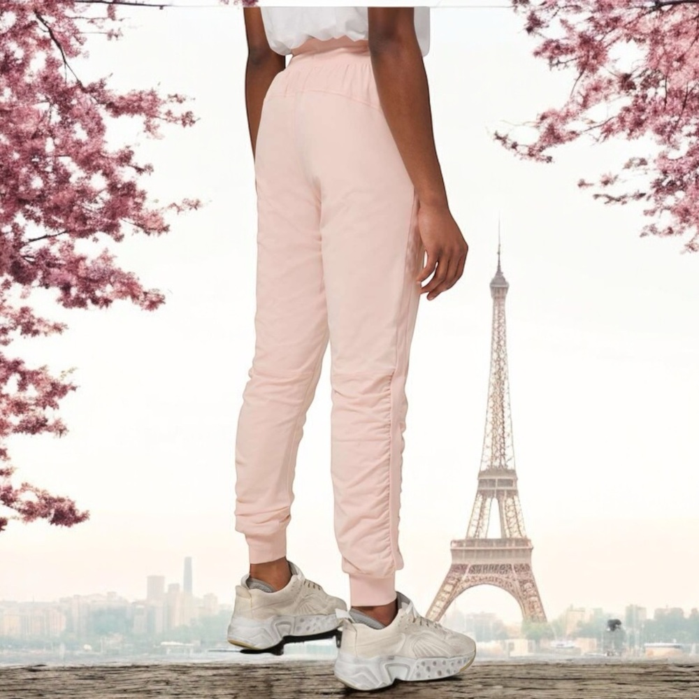 Lululemon Beyond the Studio Jogger in Feather Pink Sz 2 - Picture 2 of 14